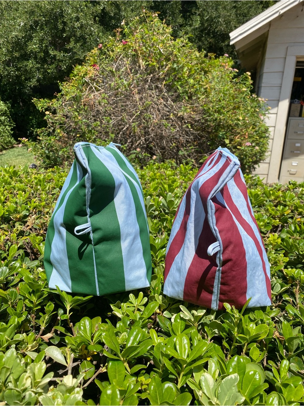 BAGGU Go Pouch set of 2 large in vacation stripe - Picture 2 of 5